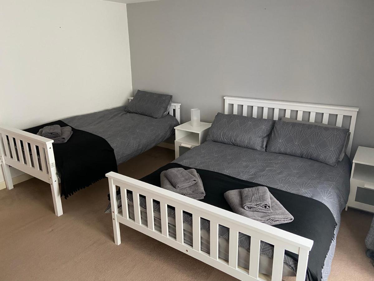 Holiday home Cosy 3-bedroom House, Stones Throw To
